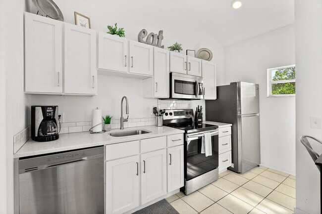 Building Photo - 27 Old Mission Ave