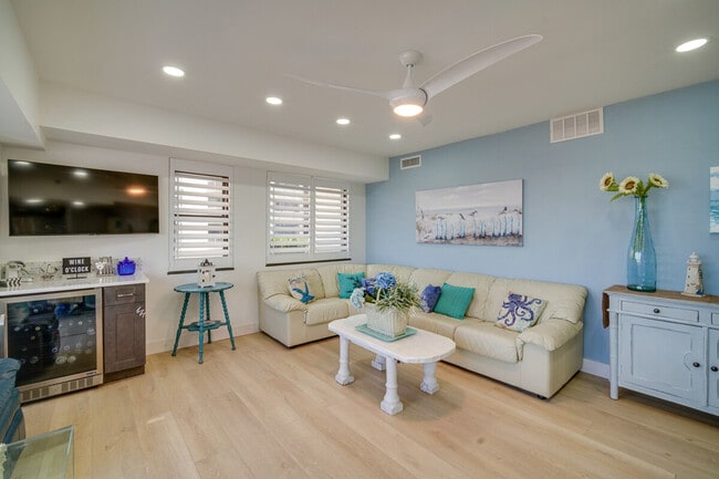 Building Photo - 3101 Boardwalk-ID1300019P