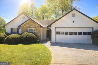 Building Photo - 1155 Riverside Trce