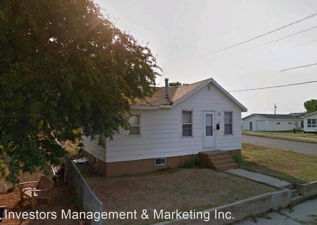 Building Photo - 2 br, 1 bath House - 600 12th Street NE