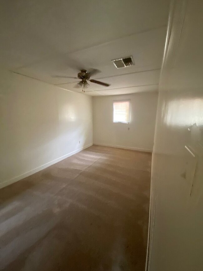Building Photo - 1104 Berkshire Dr