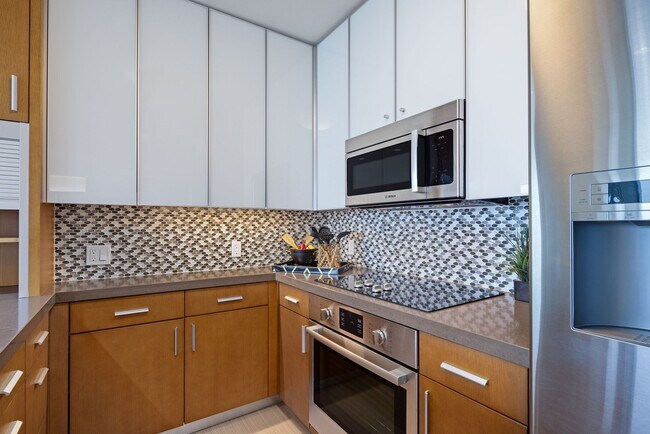 Building Photo - Unfurnished 2BR/2BA with Ocean Views at Th...