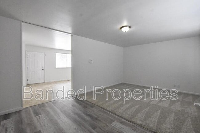 Building Photo - 470 N 200 W