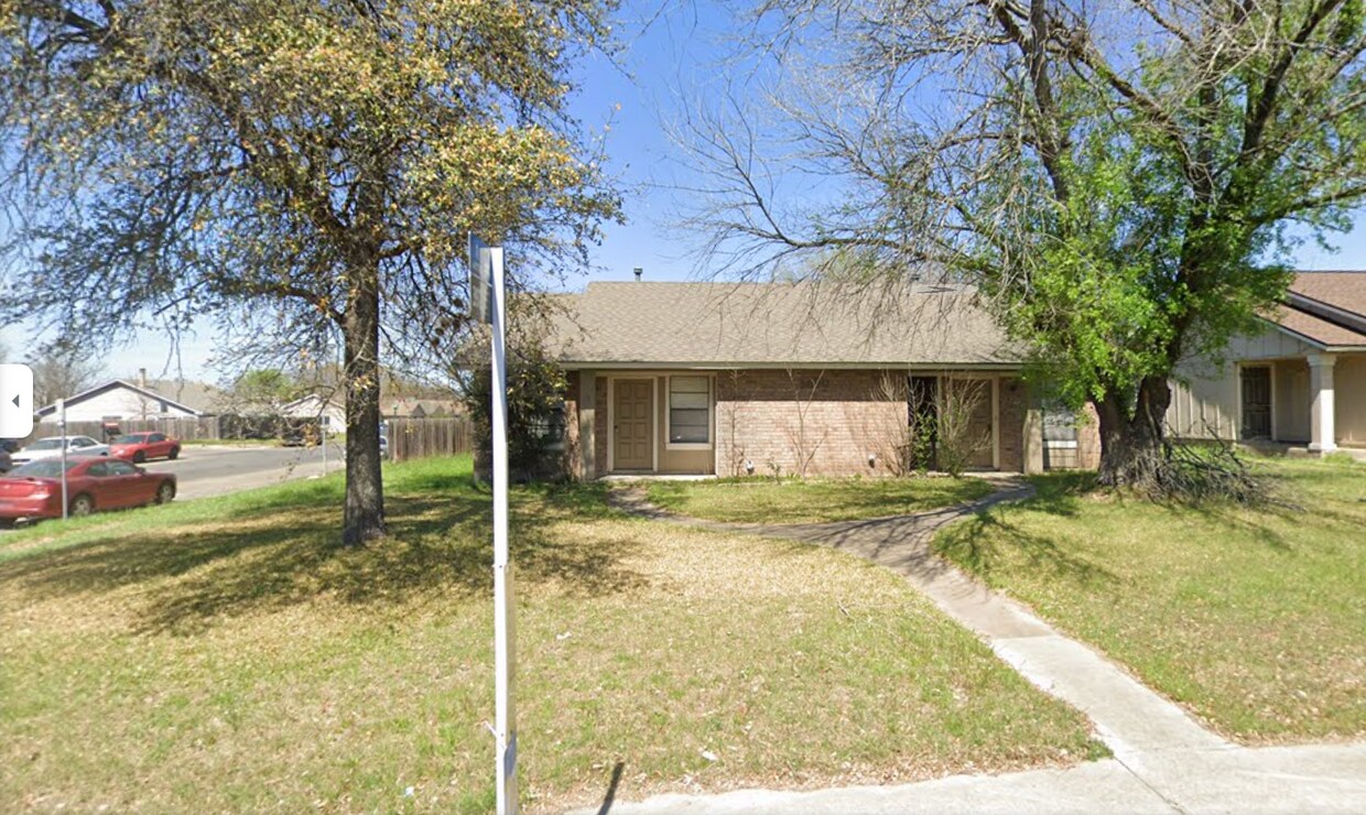 Primary Photo - 1430 W Braker Ln