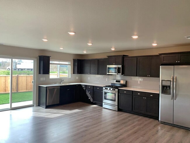 Building Photo - Beautiful 4 Bedroom Home in Fife WA - Apply Today!