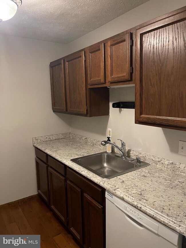 Building Photo - 23247 White Birch Ct