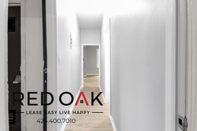 Foto del edificio - MOVE-IN SPECIAL! Gorgeous First Floor One ...