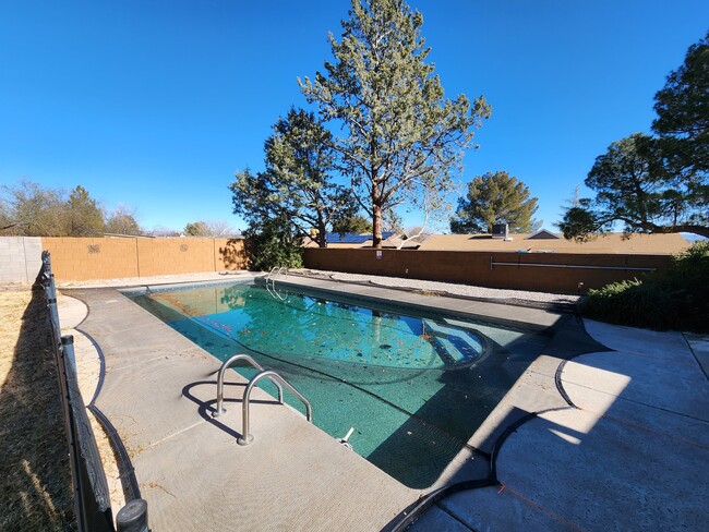 Building Photo - 1109 S Ocotillo Dr