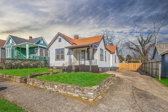 Foto del edificio - 908 Gilmore Ave