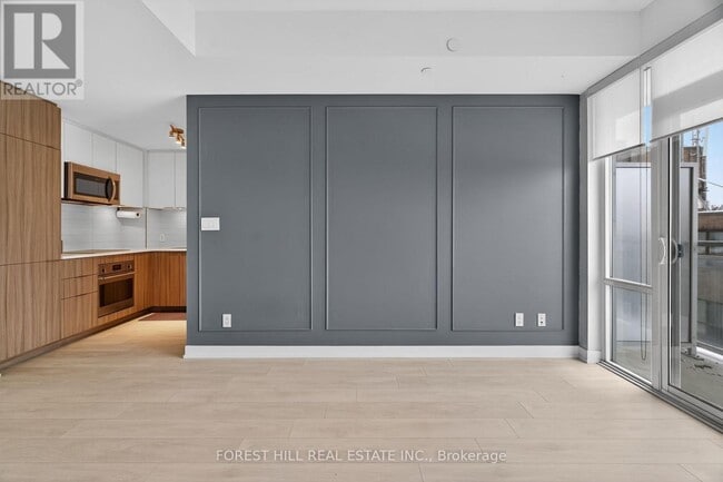 Building Photo - 223 St Clair Ave W