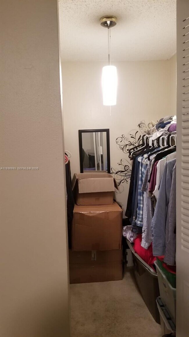 Foto del edificio - 16851 NE 23rd Ave