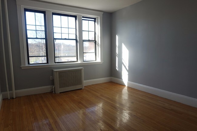 Foto del edificio - 370 Chestnut Hill Ave