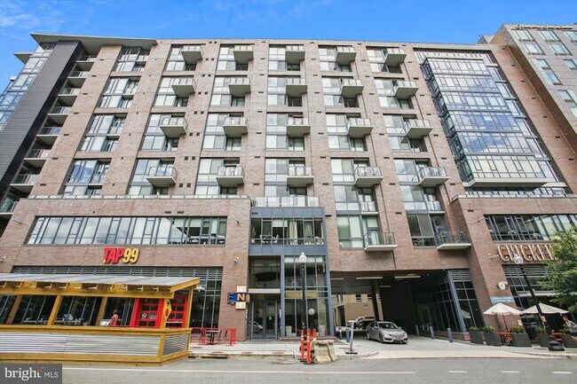 Foto del edificio - 70 N Street SE Unit N814