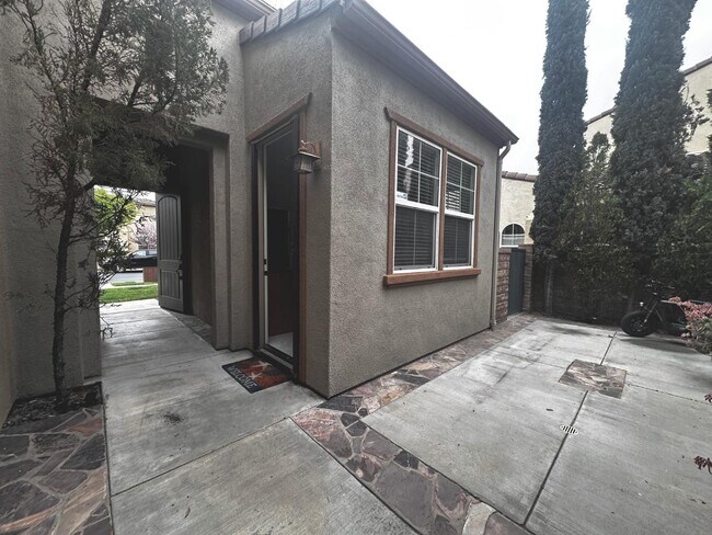 Foto del edificio - 28037 River Trail Ln