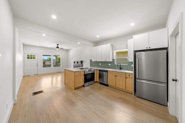 Foto del edificio - 3115 Woodbine Ave