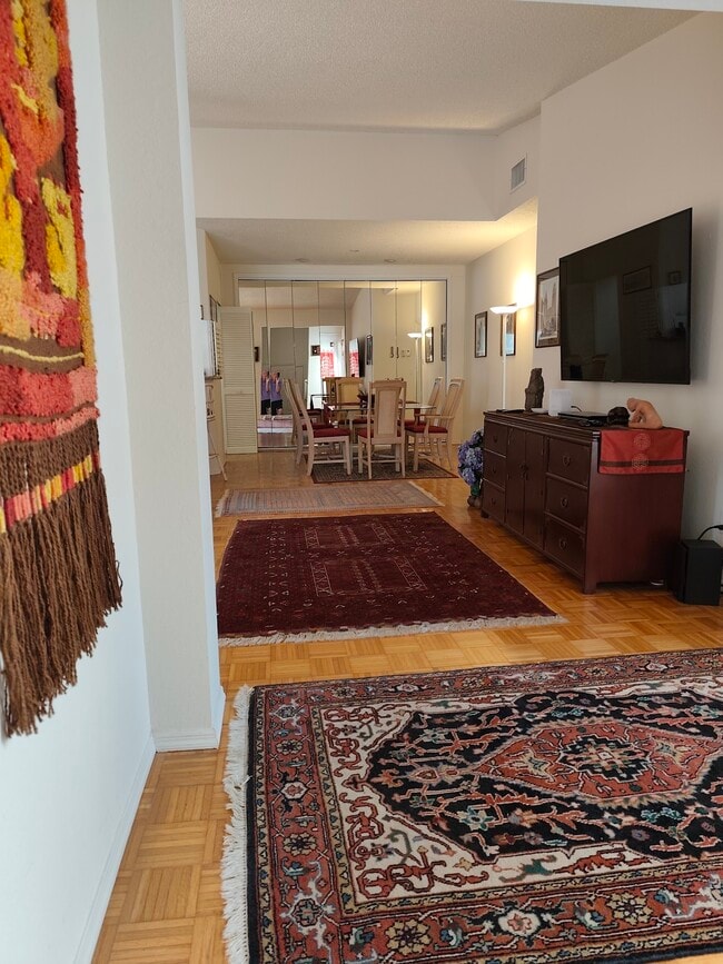 Airy entrance of the unit - 106 Siena Way