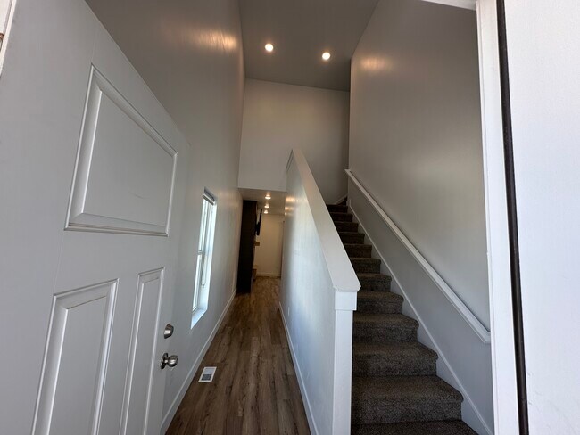Building Photo - 3306 Eagle Mountain Town Home