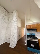 Building Photo - 1840 Barnum Ave