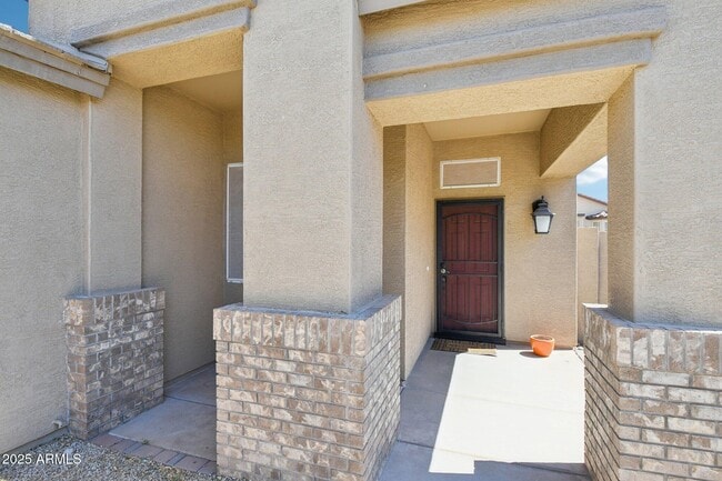 Building Photo - 2633 E Calle Del Norte Dr