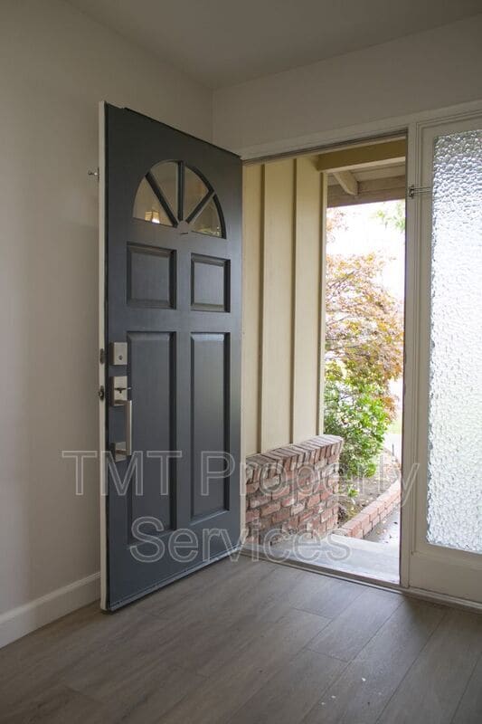 Building Photo - 6940 McQuillan Cir
