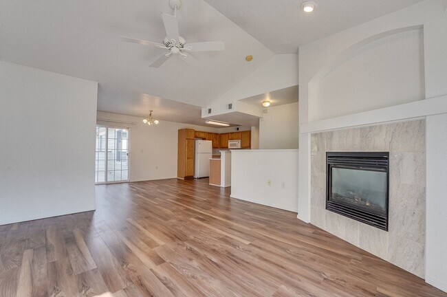 Foto del edificio - Beautiful 3 Bed, 2 Bath Condo in NW Fort Collins!