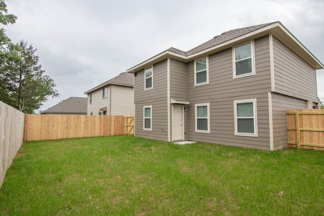 Building Photo - Alamosa Springs - 5722 Paseo Place, Bryan,...