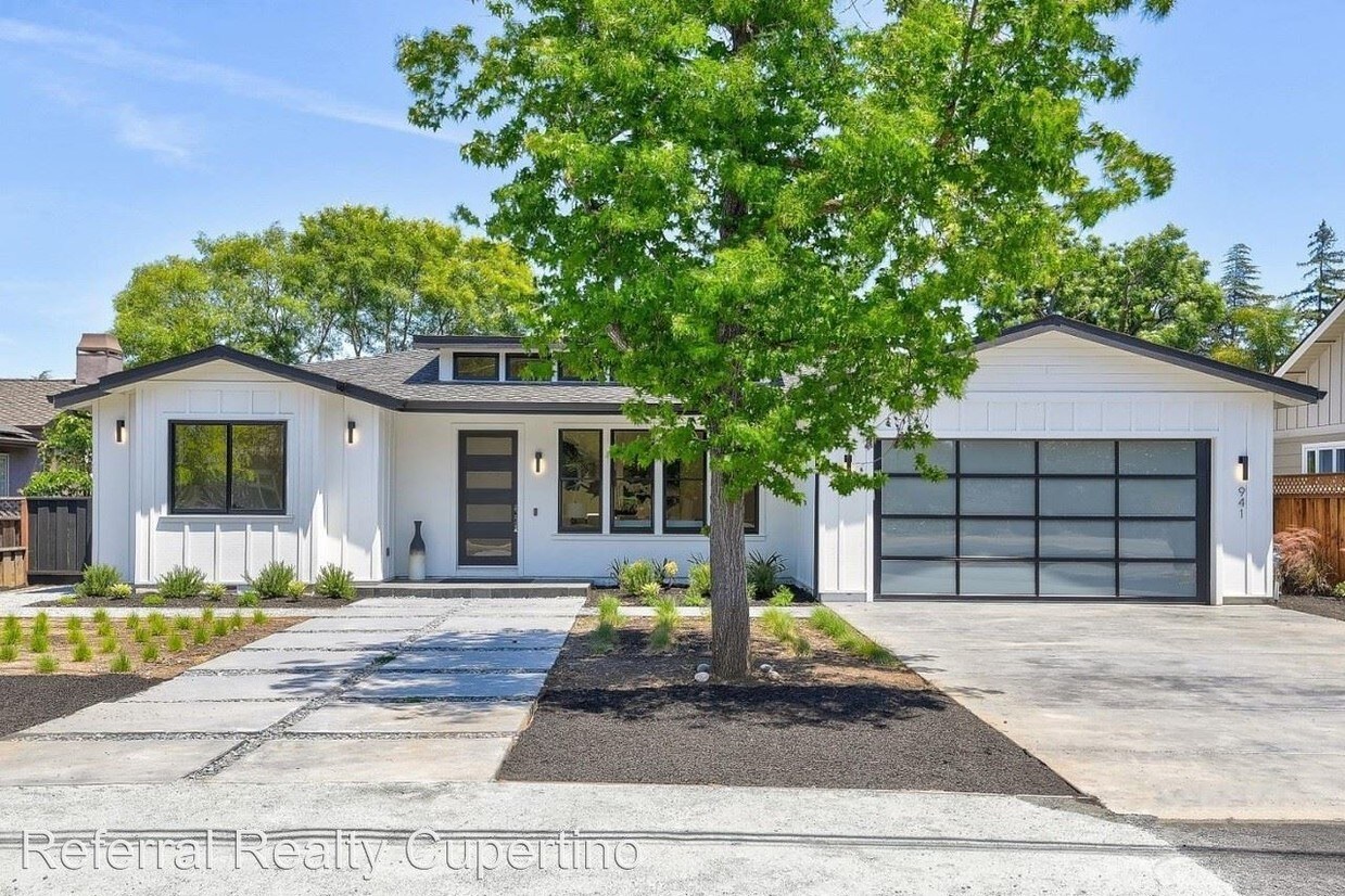 Foto principal - 5 br, 3.5 bath House - 941 Seena Ave.