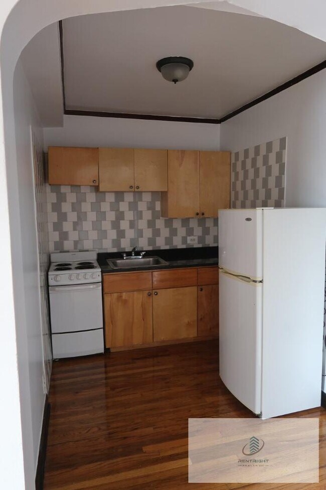 Foto del edificio - 846 W Montrose Ave