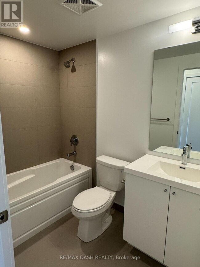 Photo du bâtiment - 2545 Simcoe St N