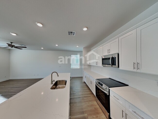 Foto del edificio - 5872 Fly Fisher St