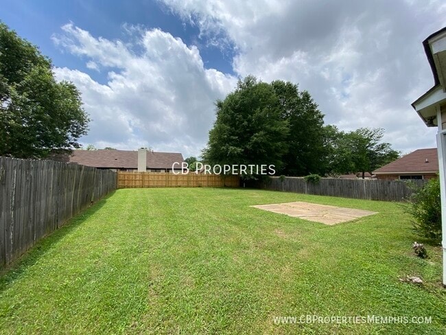 Foto del edificio - 5011 Pheasant Run Ln