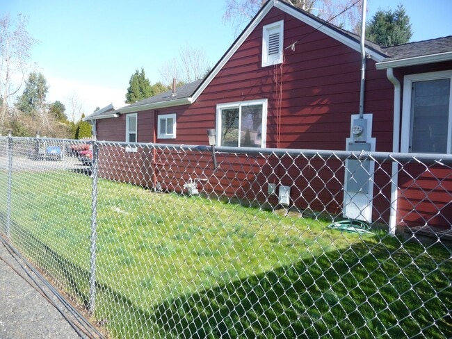 Building Photo - Oversized garage/shop
