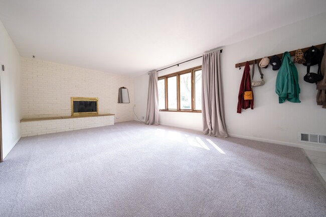 Foto del edificio - 4517 W 113th St