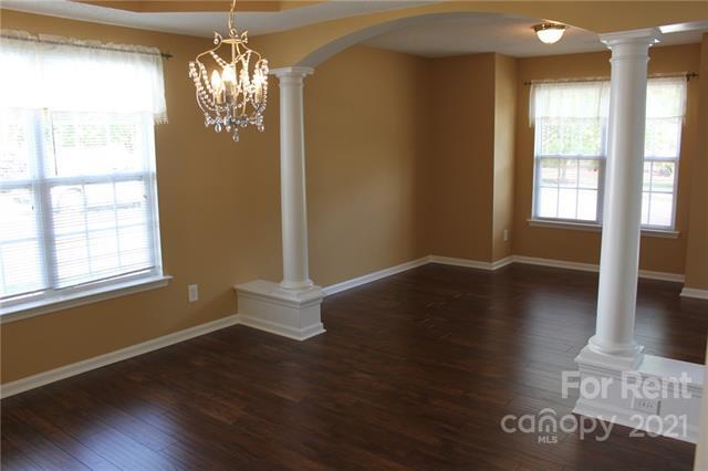 Building Photo - 5829 Coopers Ridge Ln
