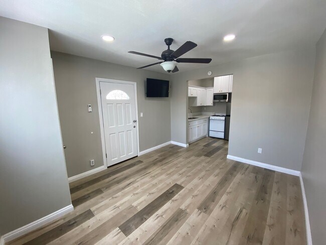 Foto del edificio - 3574 E 56th St