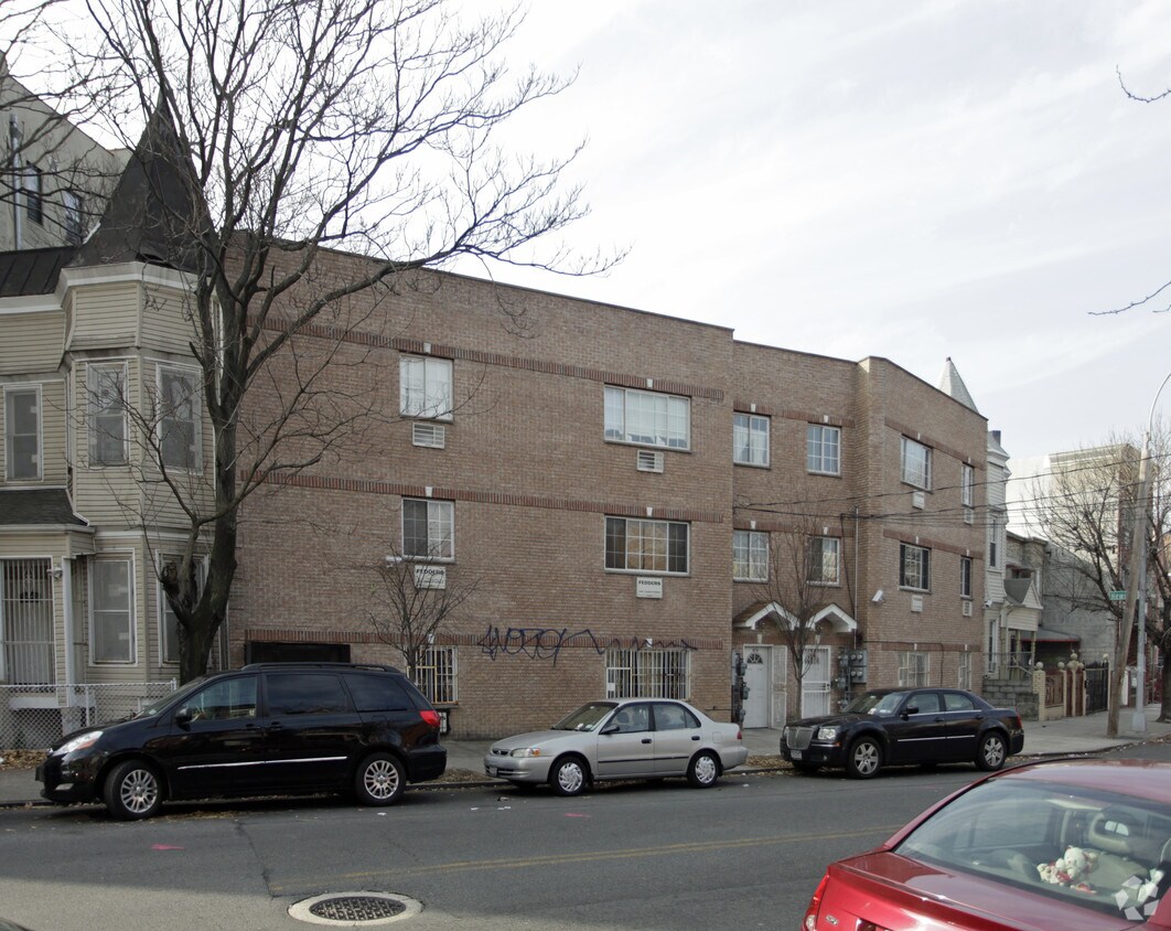 Building Photo - 874-876 E 156th St