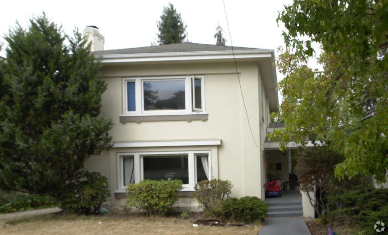 Building Photo - 1055 Walker Ave