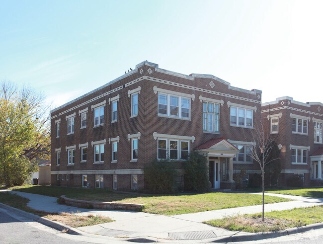 Foto del edificio - 3711 Columbus Ave