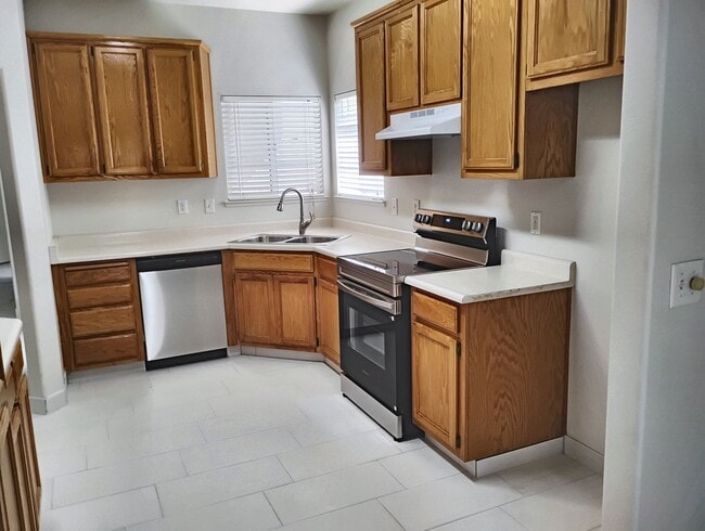 Photo - 3-Bedroom, 2-Bath Single-Story Home for Rent — 628 Gateway Dr, Merced
