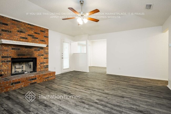 Building Photo - 5205 Hideaway Ct