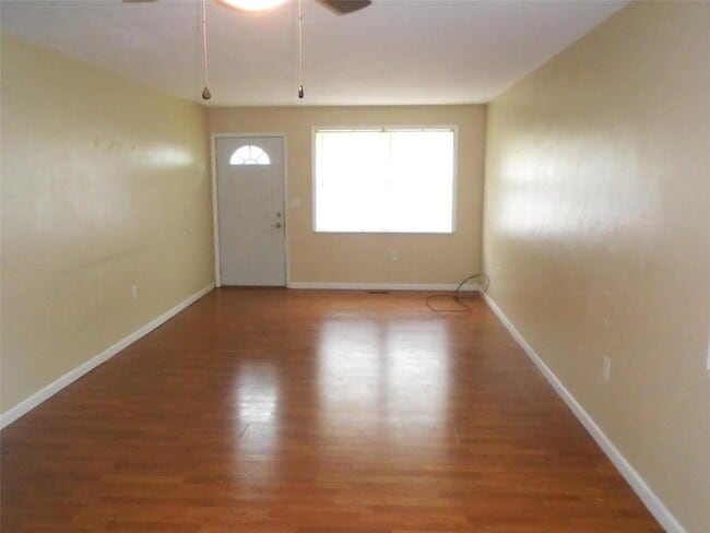 Building Photo - 42 Eastland Dr