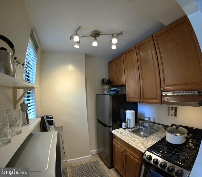 Foto del edificio - 1021 Arlington Blvd