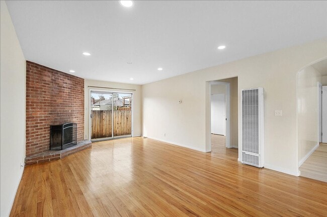 Foto del edificio - 2208 Buena Vista Ave