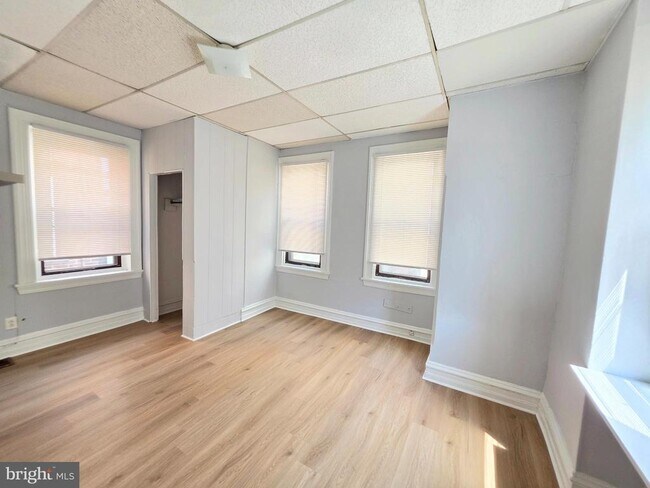 Building Photo - 3913 Baltimore Ave