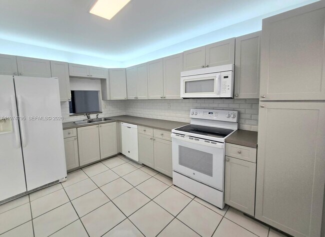 Foto del edificio - 15081 SW 127th Ct