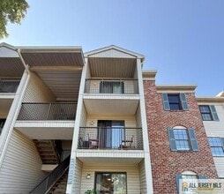 Building Photo - 36 Fisher Dr