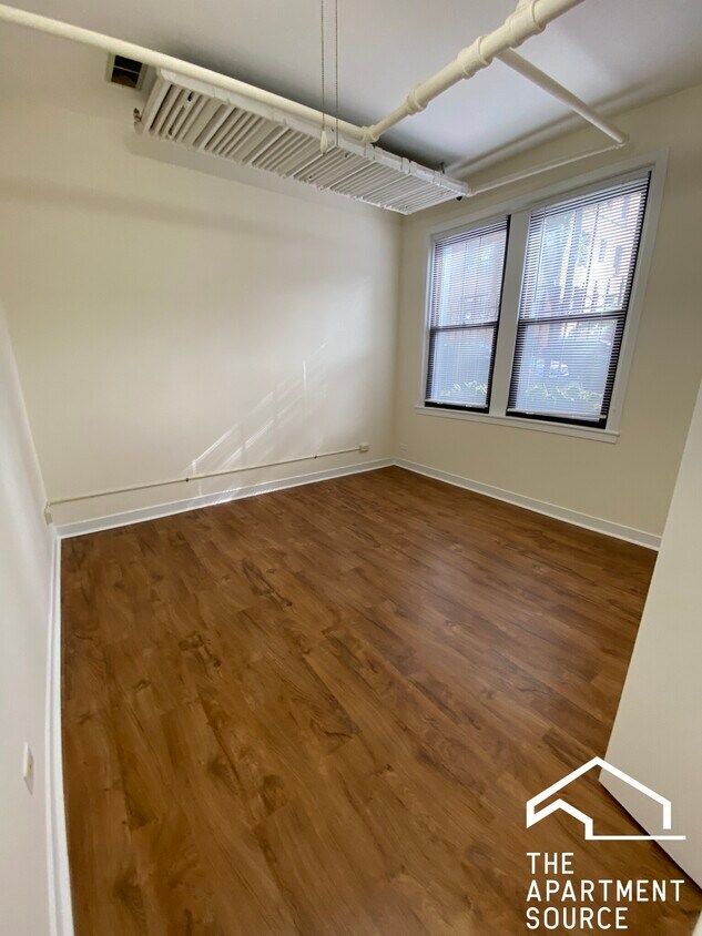 Foto del edificio - 938 W Oakdale Ave
