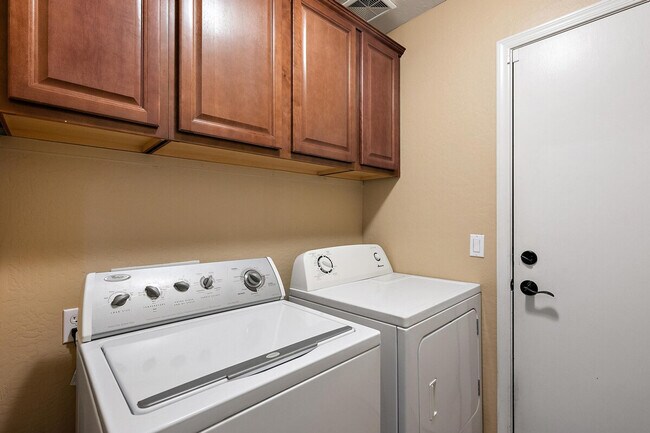 Foto del edificio - 2949 E Crescent Way