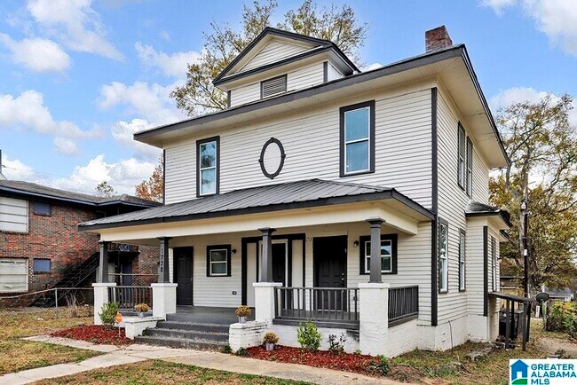 Building Photo - 1738 17th St N