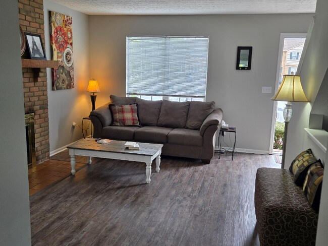 Foto del edificio - 7744 Amberfalls Ct